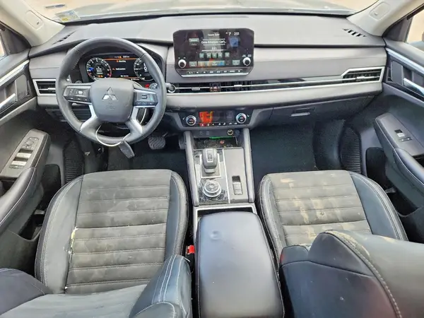 JA4J4UA85PZ055130 2023 MITSUBISHI OUTLANDER - Image 8
