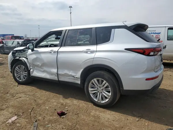 JA4J4UA85RZ076482 2024 MITSUBISHI OUTLANDER - Image 2