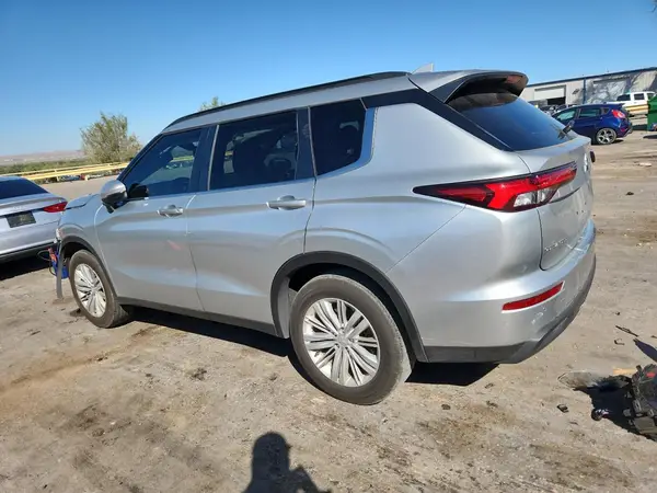 JA4J4UA85RZ087143 2024 MITSUBISHI OUTLANDER - Image 2