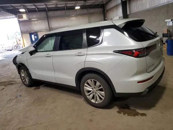 JA4J4UA85SZ024467 2025 MITSUBISHI OUTLANDER - Image 2