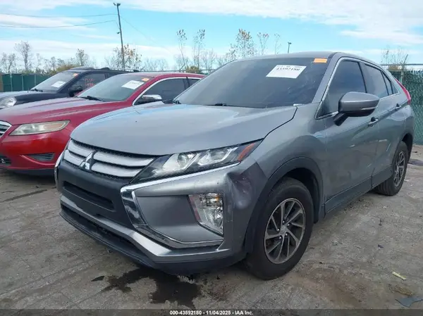 JA4J4UA86NZ036552 2022 MITSUBISHI ECLIPSE CROSS - Image 2