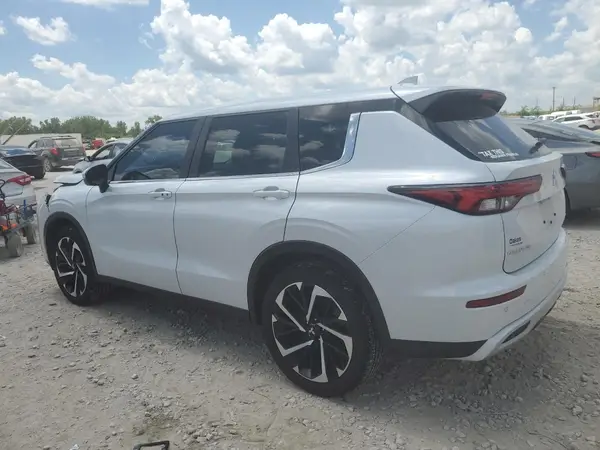 JA4J4UA86PZ031337 2023 MITSUBISHI OUTLANDER - Image 2