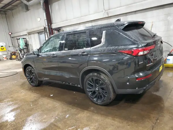 JA4J4UA86PZ040572 2023 MITSUBISHI OUTLANDER - Image 2