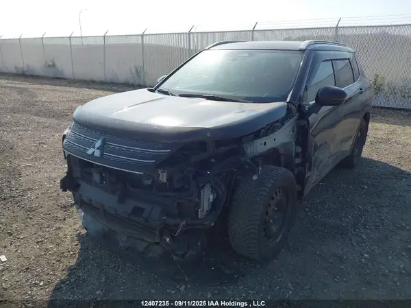 JA4J4UA86PZ611347 2023 MITSUBISHI OUTLANDER - Image 2
