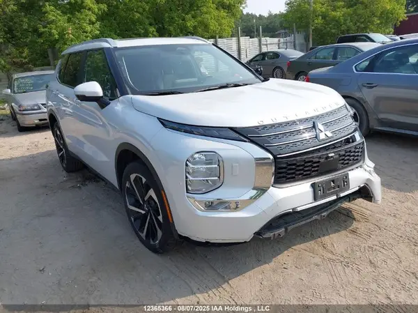 JA4J4UA86PZ615902 2023 MITSUBISHI OUTLANDER - Image 1