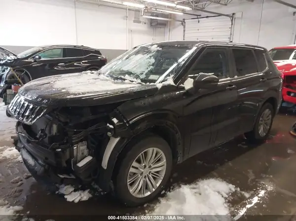 JA4J4UA86RZ004349 2024 MITSUBISHI OUTLANDER - Image 2