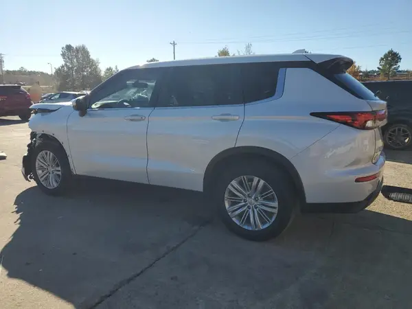 JA4J4UA86RZ015299 2024 MITSUBISHI OUTLANDER - Image 2