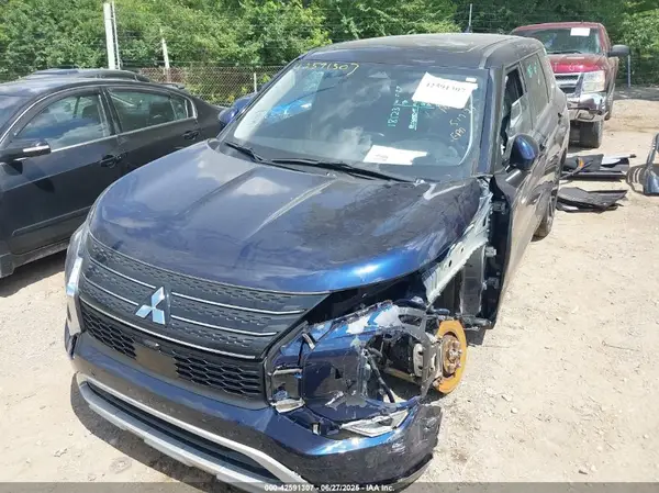 JA4J4UA87NZ014270 2022 MITSUBISHI OUTLANDER - Image 2