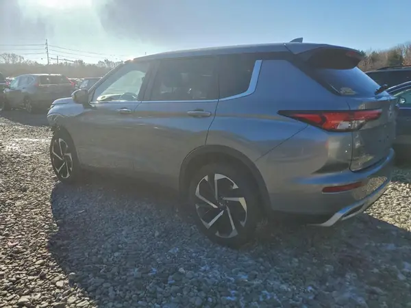 JA4J4UA87NZ025771 2022 MITSUBISHI OUTLANDER - Image 2