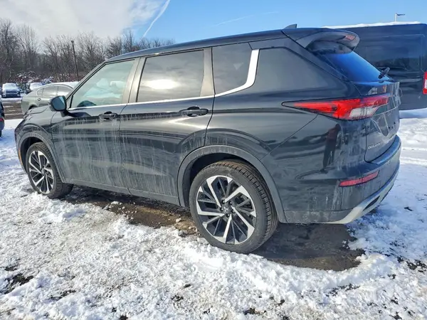 JA4J4UA87NZ068359 2022 MITSUBISHI OUTLANDER - Image 2