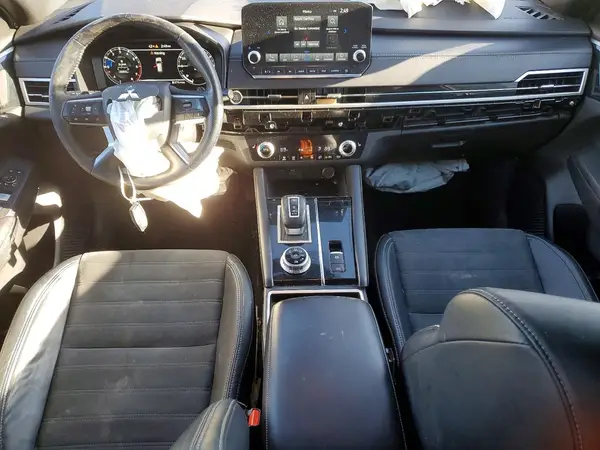 JA4J4UA87PZ024817 2023 MITSUBISHI OUTLANDER - Image 8