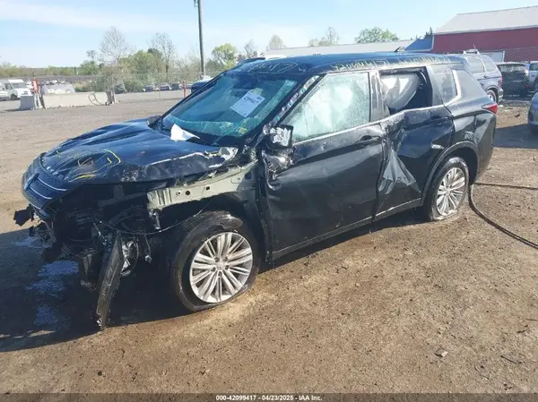 JA4J4UA87RZ007342 2024 MITSUBISHI OUTLANDER - Image 2