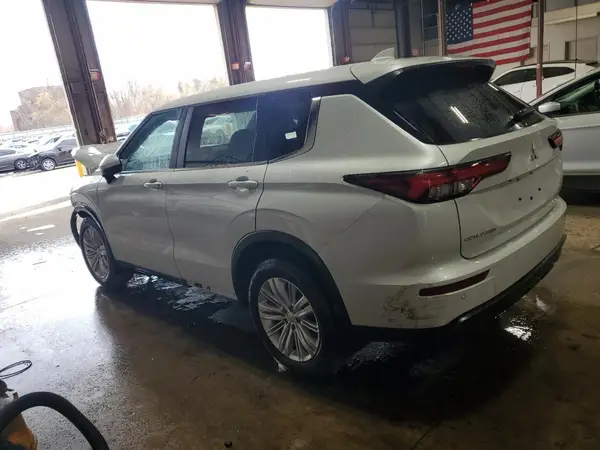 JA4J4UA87RZ018289 2024 MITSUBISHI OUTLANDER - Image 2