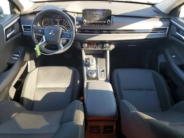 JA4J4UA87RZ022181 2024 MITSUBISHI OUTLANDER - Image 8