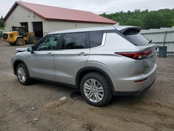 JA4J4UA87RZ030815 2024 MITSUBISHI OUTLANDER - Image 2