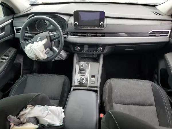 JA4J4UA87RZ079349 2024 MITSUBISHI OUTLANDER - Image 8