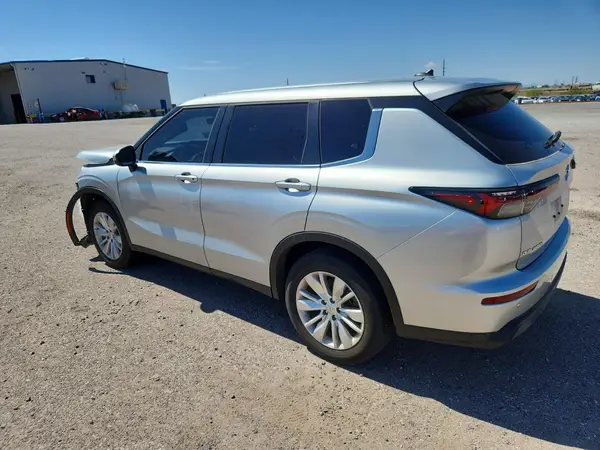 JA4J4UA87SZ012613 2025 MITSUBISHI OUTLANDER - Image 2