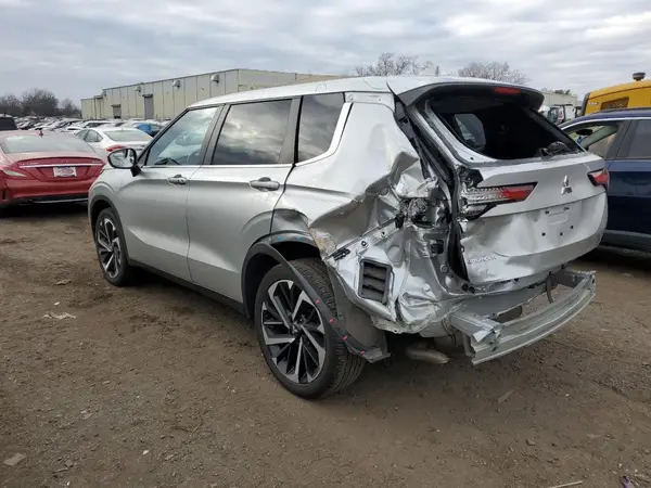JA4J4UA88NZ048783 2022 MITSUBISHI OUTLANDER - Image 2