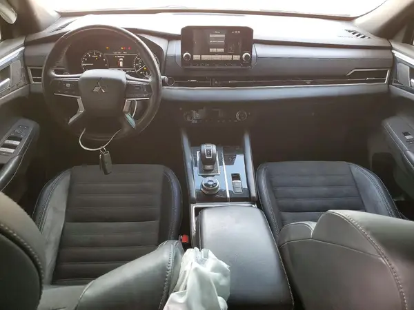 JA4J4UA88NZ071156 2022 MITSUBISHI OUTLANDER - Image 8
