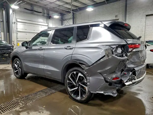 JA4J4UA88PZ023708 2023 MITSUBISHI OUTLANDER - Image 2