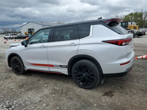 JA4J4UA88PZ032845 2023 MITSUBISHI OUTLANDER - Image 2