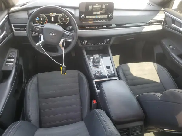 JA4J4UA88PZ044493 2023 MITSUBISHI OUTLANDER - Image 8