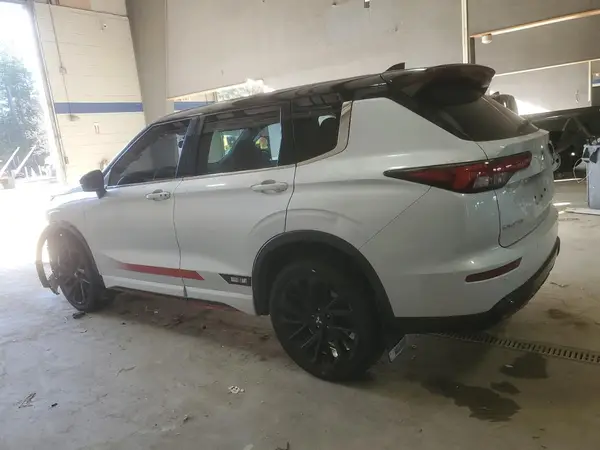 JA4J4UA88PZ047362 2023 MITSUBISHI OUTLANDER - Image 2