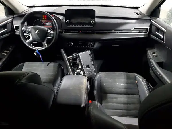 JA4J4UA88PZ052061 2023 MITSUBISHI OUTLANDER - Image 8