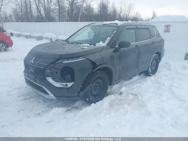 JA4J4UA88PZ614301 2023 MITSUBISHI OUTLANDER - Image 2