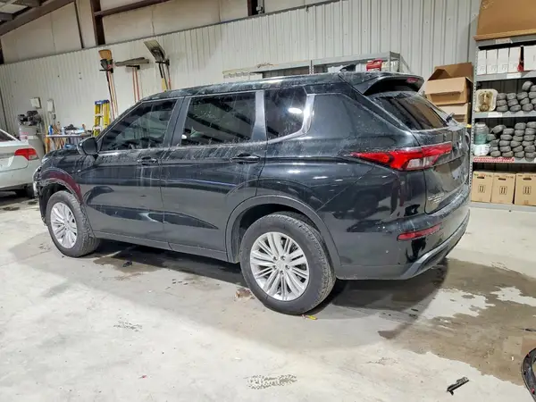 JA4J4UA88RZ071826 2024 MITSUBISHI OUTLANDER - Image 2