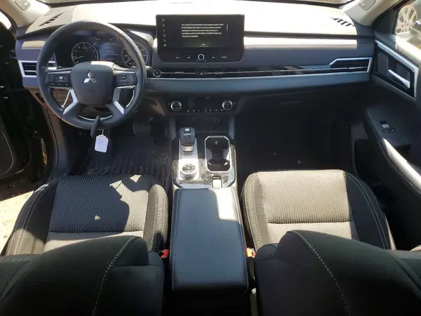 JA4J4UA88SZ051565 2025 MITSUBISHI OUTLANDER - Image 8