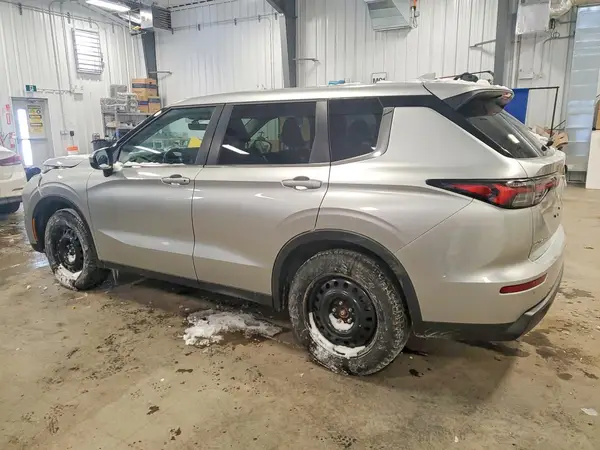 JA4J4UA88SZ613836 2025 MITSUBISHI OUTLANDER - Image 2