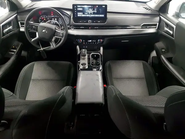 JA4J4UA88SZ613836 2025 MITSUBISHI OUTLANDER - Image 8