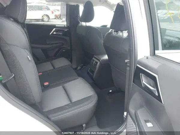 JA4J4UA88SZ626697 2025 MITSUBISHI OUTLANDER - Image 8