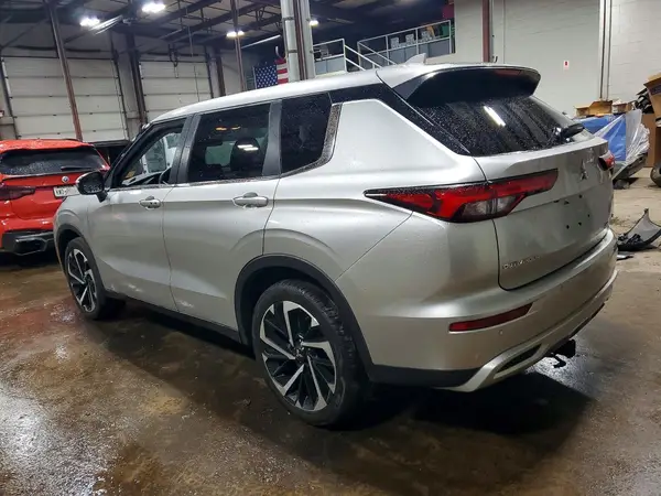 JA4J4UA89NZ032852 2022 MITSUBISHI OUTLANDER - Image 2