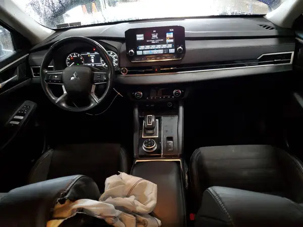 JA4J4UA89PZ013446 2023 MITSUBISHI OUTLANDER - Image 8