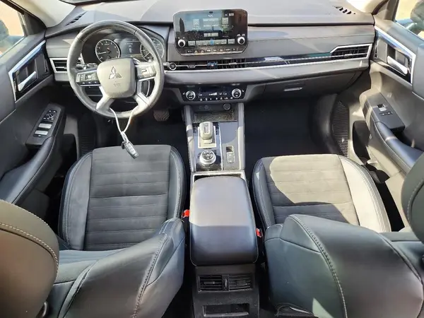 JA4J4UA89PZ033910 2023 MITSUBISHI OUTLANDER - Image 8