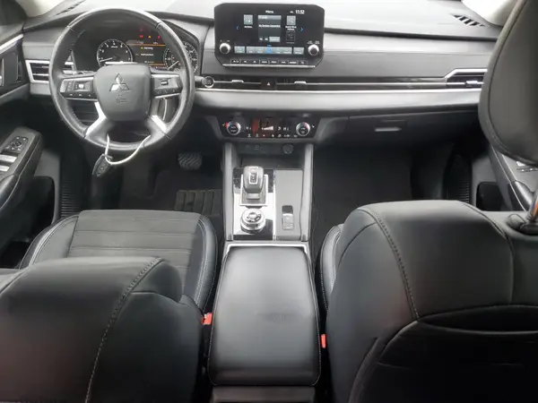 JA4J4UA89PZ057706 2023 MITSUBISHI OUTLANDER - Image 8