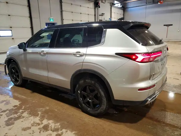 JA4J4UA89PZ609432 2023 MITSUBISHI OUTLANDER - Image 2