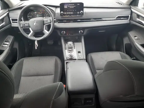 JA4J4UA89RZ003972 2024 MITSUBISHI OUTLANDER - Image 8