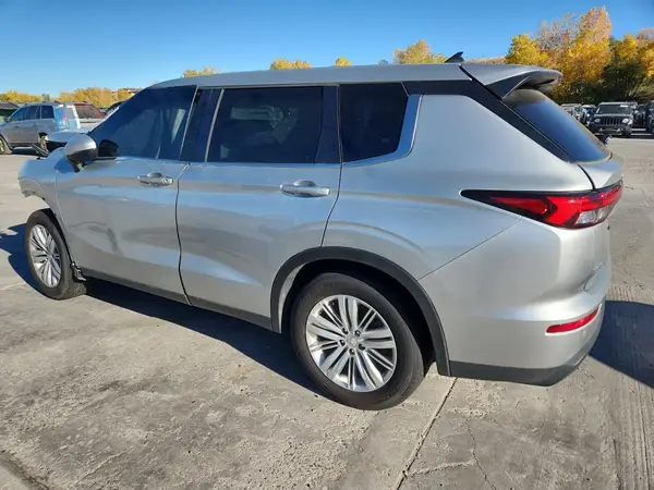 JA4J4UA89RZ026748 2024 MITSUBISHI OUTLANDER - Image 2