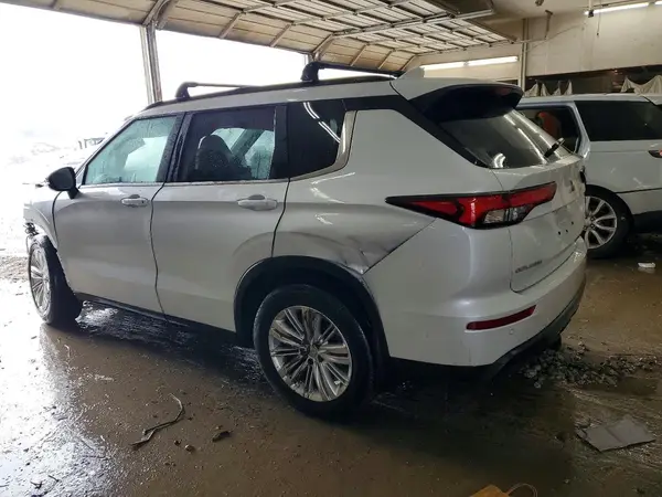 JA4J4UA89RZ067669 2024 MITSUBISHI OUTLANDER - Image 2