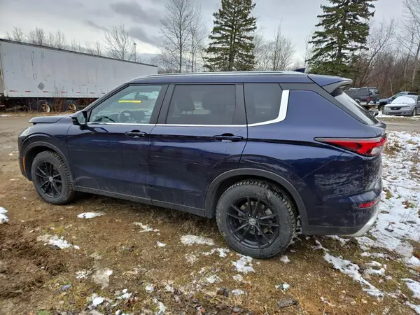 JA4J4UA8XNZ607699 2022 MITSUBISHI OUTLANDER - Image 2