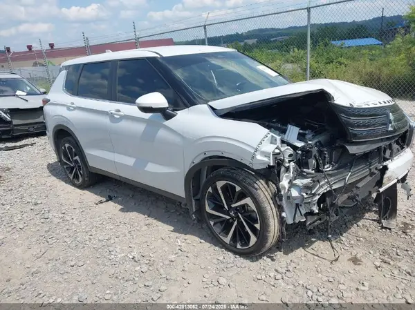 JA4J4UA8XPZ011737 2023 MITSUBISHI OUTLANDER - Image 1