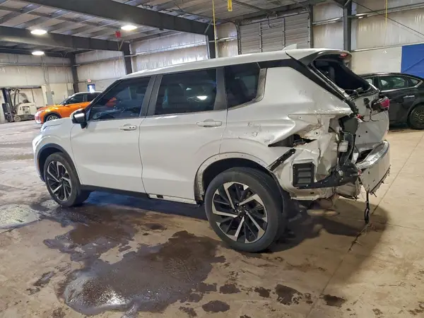 JA4J4UA8XPZ015299 2023 MITSUBISHI OUTLANDER - Image 2
