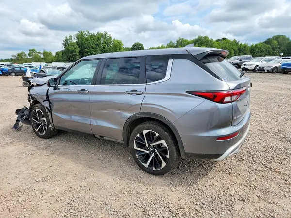 JA4J4UA8XPZ038758 2023 MITSUBISHI OUTLANDER - Image 2