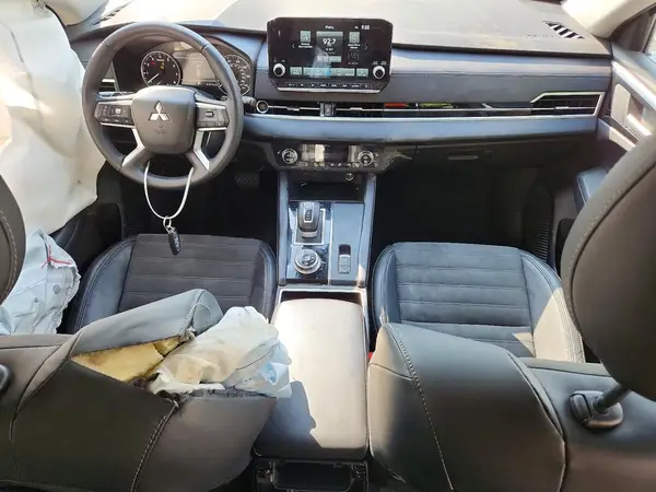 JA4J4UA8XPZ044642 2023 MITSUBISHI OUTLANDER - Image 8