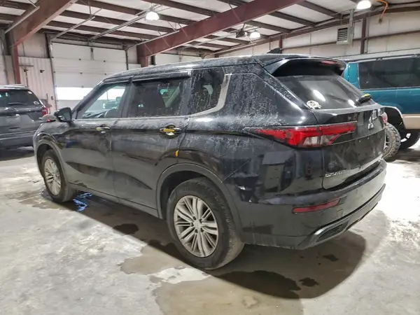 JA4J4UA8XRZ004113 2024 MITSUBISHI OUTLANDER - Image 2