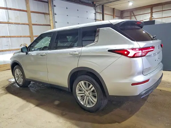 JA4J4UA8XRZ075134 2024 MITSUBISHI OUTLANDER - Image 2