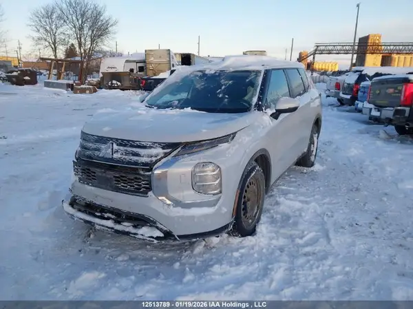JA4J4UA8XRZ614934 2024 MITSUBISHI OUTLANDER - Image 2